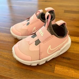 Nike Flex Runner 2
Baby/Toddler Shoes Sz 4C
